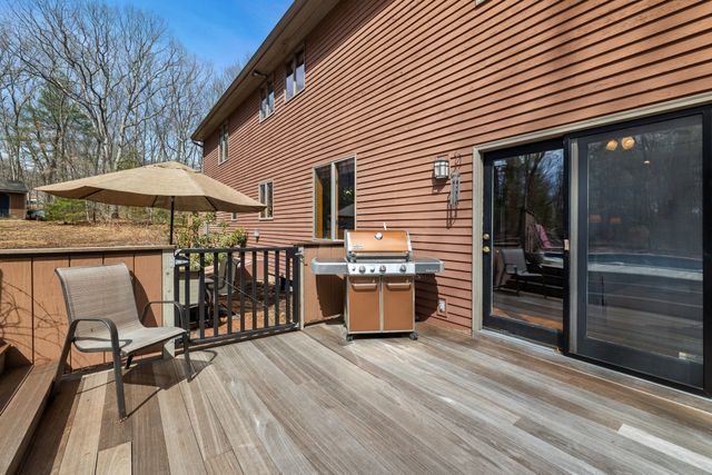 275 Chestnut, Uxbridge, MA 01569