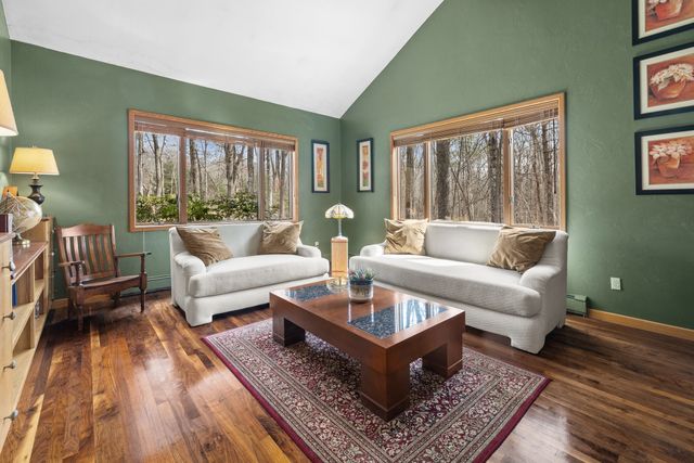 275 Chestnut, Uxbridge, MA 01569
