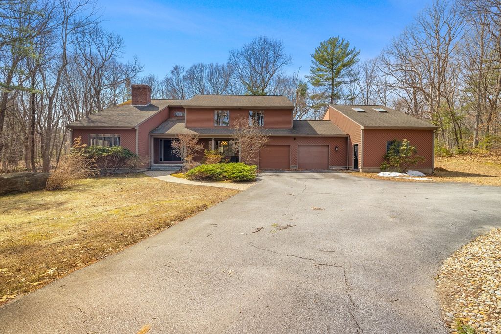 275 Chestnut, Uxbridge, MA 01569