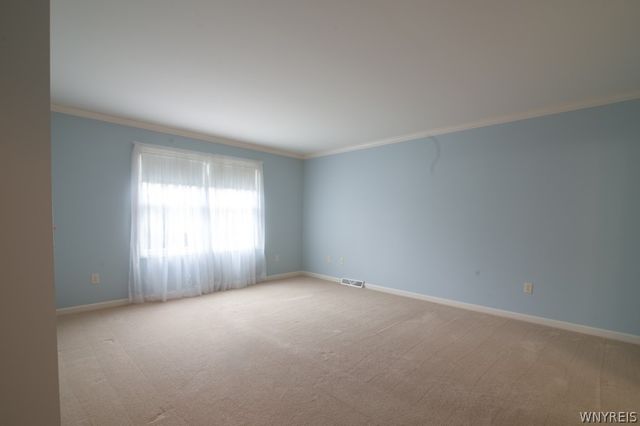 28 Lord Byron Lane, Amherst, NY 14221