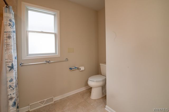 28 Lord Byron Lane, Amherst, NY 14221