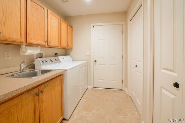 28 Lord Byron Lane, Amherst, NY 14221