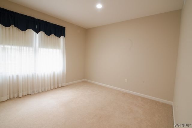 28 Lord Byron Lane, Amherst, NY 14221