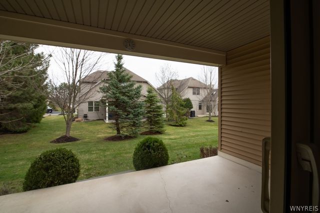 28 Lord Byron Lane, Amherst, NY 14221