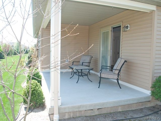 28 Lord Byron Lane, Amherst, NY 14221