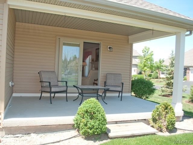 28 Lord Byron Lane, Amherst, NY 14221