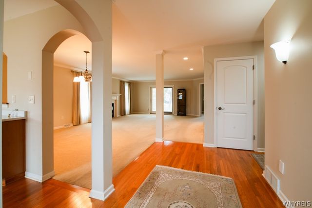 28 Lord Byron Lane, Amherst, NY 14221