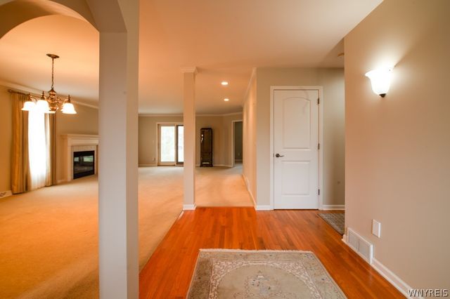 28 Lord Byron Lane, Amherst, NY 14221