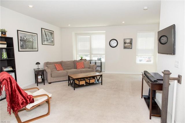 1013 Stern WAY, Chesapeake, VA 23323