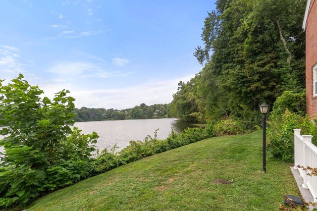 60 Lake St E, Winchester, MA 01890