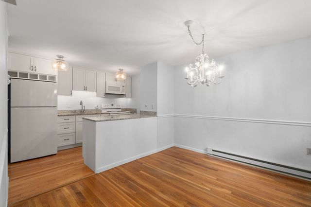 60 Lake St E, Winchester, MA 01890