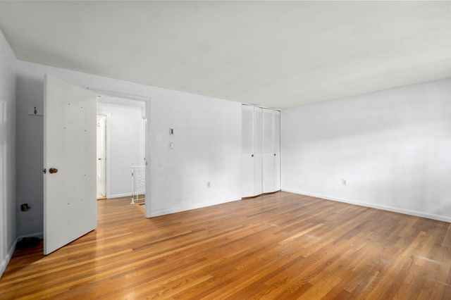 60 Lake St E, Winchester, MA 01890