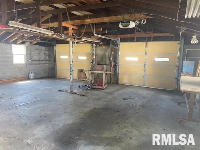 1509 E 4TH Street, West Frankfort, IL 62896