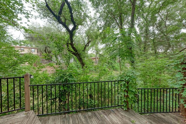 1612 Elmhurst DR A, Austin, TX 78741