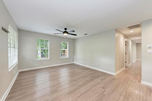 1612 Elmhurst DR A, Austin, TX 78741