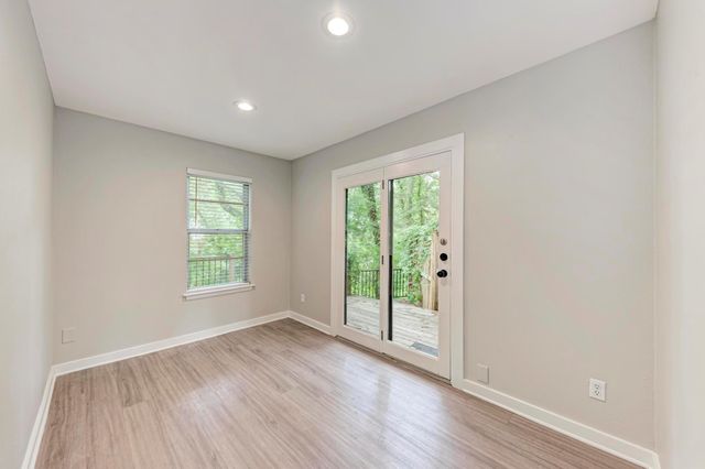 1612 Elmhurst DR A, Austin, TX 78741