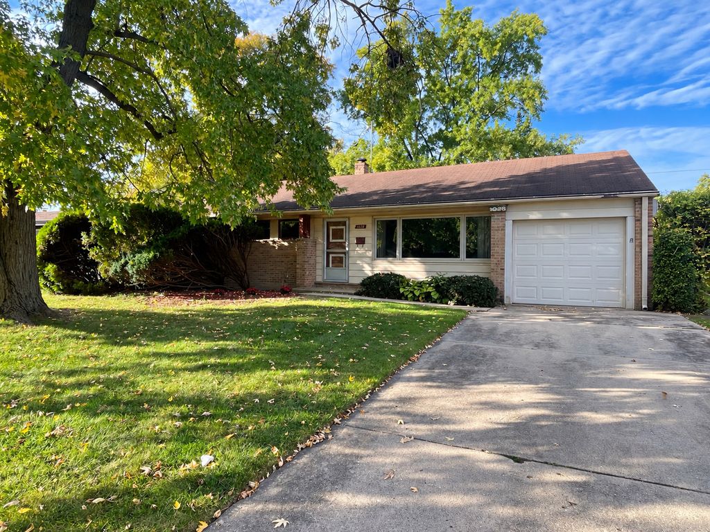 1028 Midway Road, Northbrook, IL 60062 — exterior