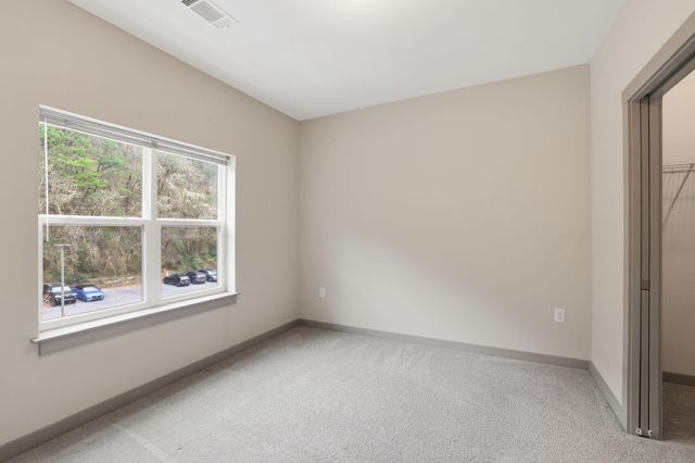 782 Riverfront Parkway 307, Chattanooga, TN 37402