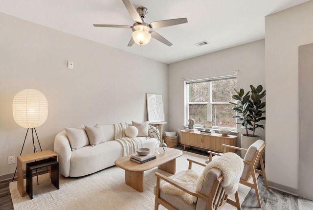 782 Riverfront Parkway 307, Chattanooga, TN 37402