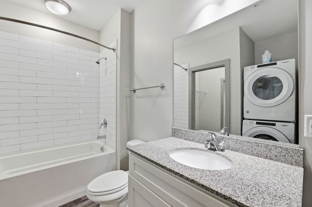 782 Riverfront Parkway 307, Chattanooga, TN 37402