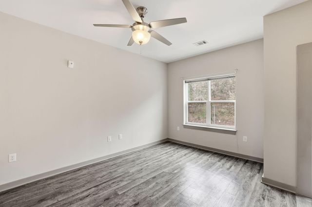 782 Riverfront Parkway 307, Chattanooga, TN 37402