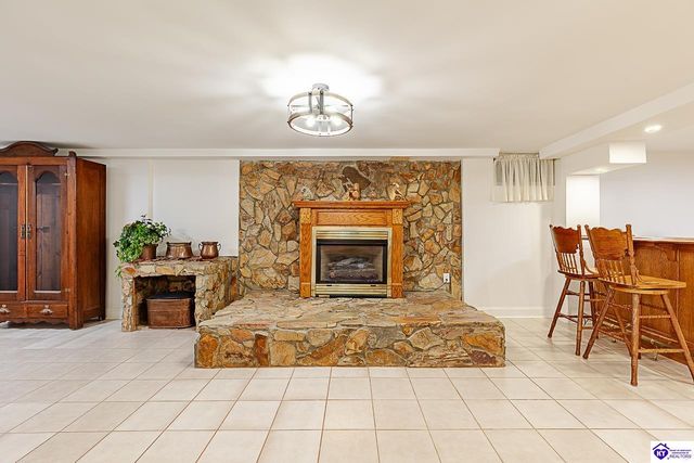 696 Pine Valley Drive, Elizabethtown, KY 42701