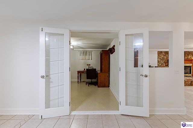696 Pine Valley Drive, Elizabethtown, KY 42701