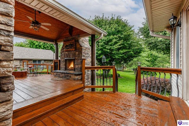696 Pine Valley Drive, Elizabethtown, KY 42701
