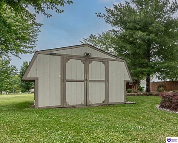 696 Pine Valley Drive, Elizabethtown, KY 42701