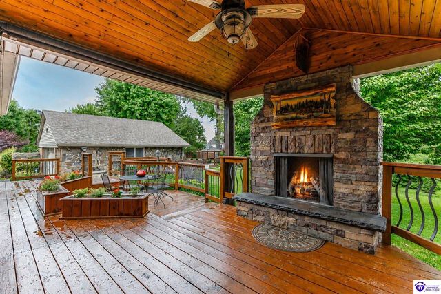 696 Pine Valley Drive, Elizabethtown, KY 42701