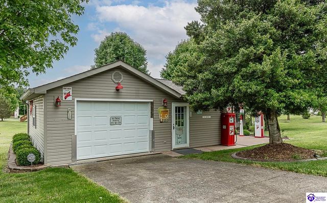696 Pine Valley Drive, Elizabethtown, KY 42701