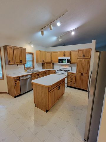 12167 Reyburn Drive NE, Sparta, MI 49345