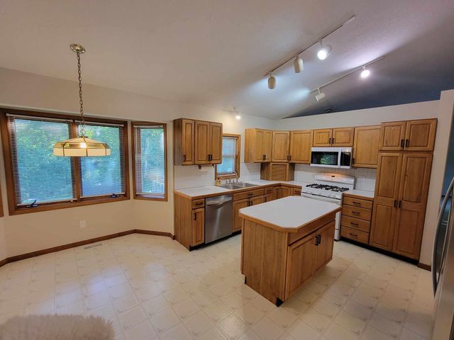 12167 Reyburn Drive NE, Sparta, MI 49345