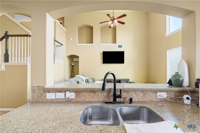 1002 Wallin Farms Cove, Hutto, TX 78634