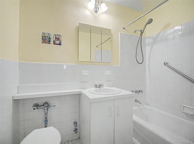 11 Balint 551, Yonkers, NY 10710
