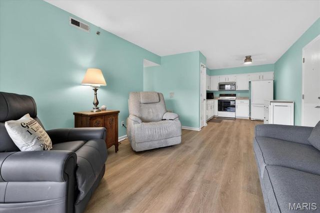 4301 Forder Gardens Place H, St Louis, MO 63129
