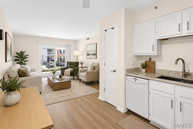 4301 Forder Gardens Place H, St Louis, MO 63129
