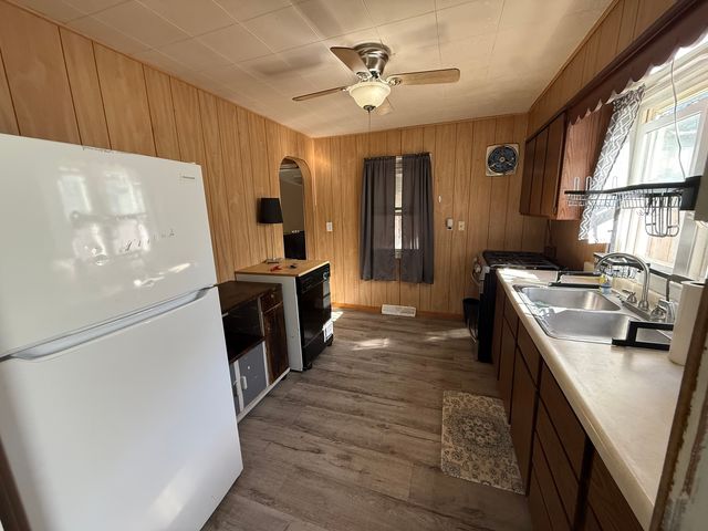 1104 Hemlock Avenue, Dixon, IL 61021