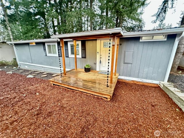 1040 NE Larson Boulevard, Belfair, WA 98528