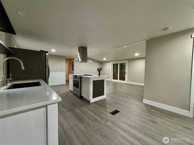 1040 NE Larson Boulevard, Belfair, WA 98528