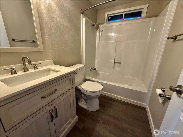 1040 NE Larson Boulevard, Belfair, WA 98528