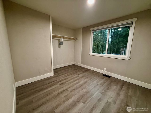 1040 NE Larson Boulevard, Belfair, WA 98528