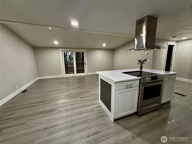 1040 NE Larson Boulevard, Belfair, WA 98528