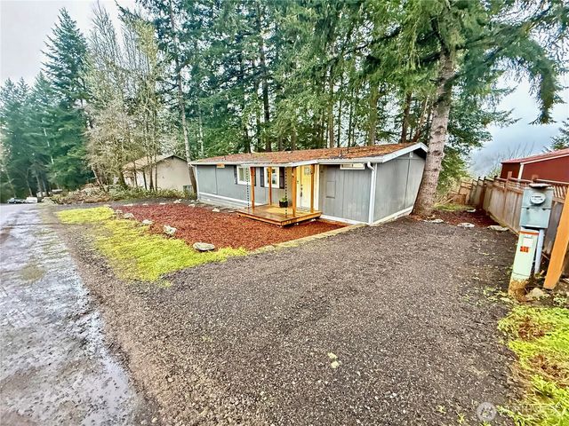 1040 NE Larson Boulevard, Belfair, WA 98528