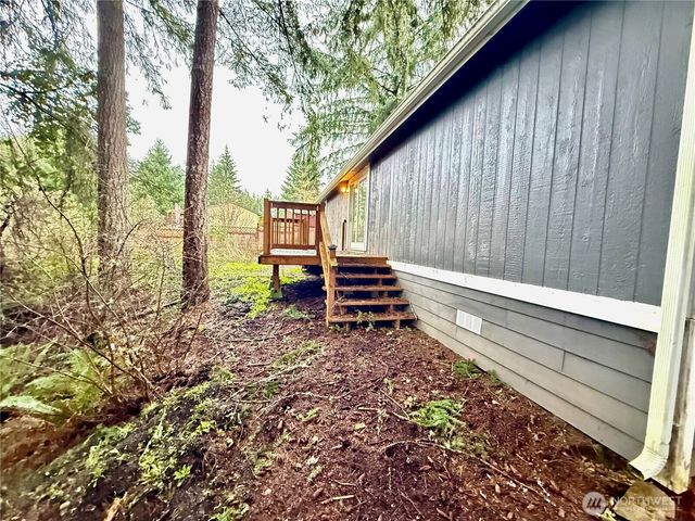 1040 NE Larson Boulevard, Belfair, WA 98528