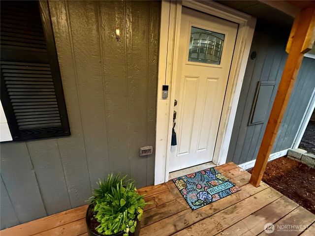 1040 NE Larson Boulevard, Belfair, WA 98528