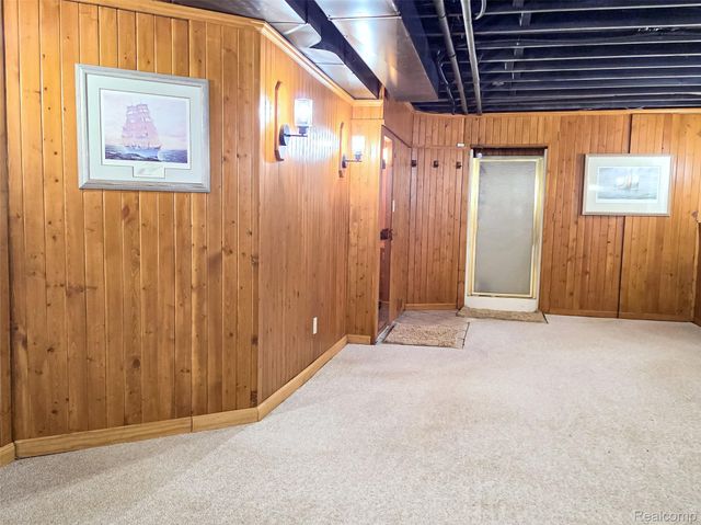 221 Maplewood Drive, Brandon Charter Township, MI 48348