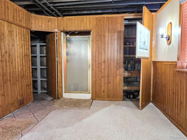 221 Maplewood Drive, Brandon Charter Township, MI 48348