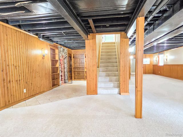 221 Maplewood Drive, Brandon Charter Township, MI 48348