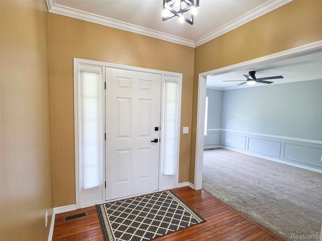 221 Maplewood Drive, Brandon Charter Township, MI 48348